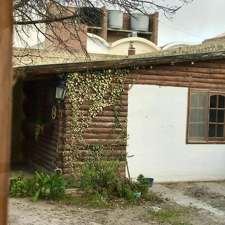 Pequena Casa De Troncos, Detras De Casa Principal No Trabajo Con Tarjeta De Credito Puerto Madryn Zewnętrze zdjęcie