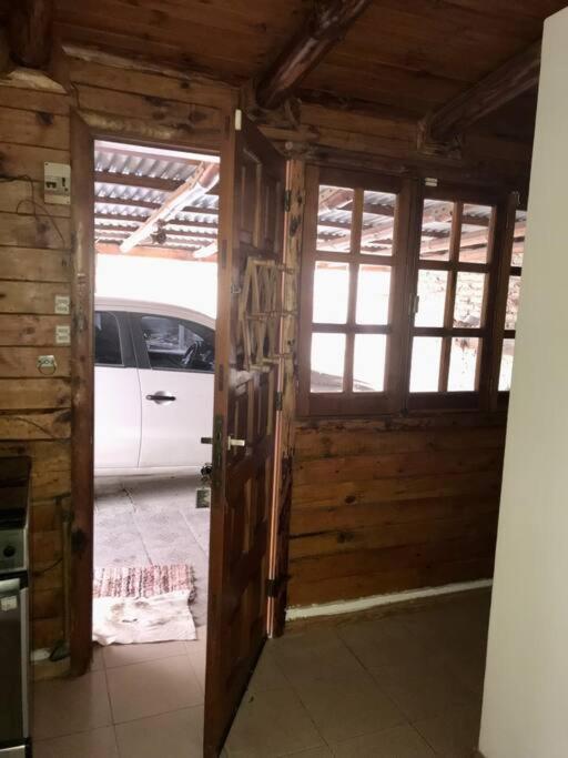 Pequena Casa De Troncos, Detras De Casa Principal No Trabajo Con Tarjeta De Credito Puerto Madryn Zewnętrze zdjęcie