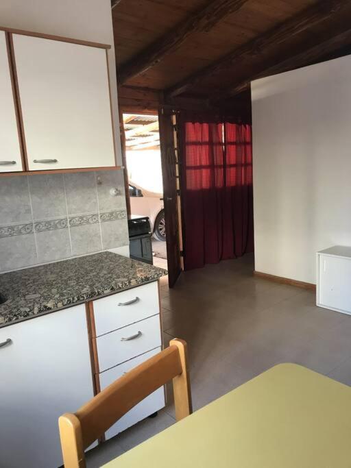 Pequena Casa De Troncos, Detras De Casa Principal No Trabajo Con Tarjeta De Credito Puerto Madryn Zewnętrze zdjęcie
