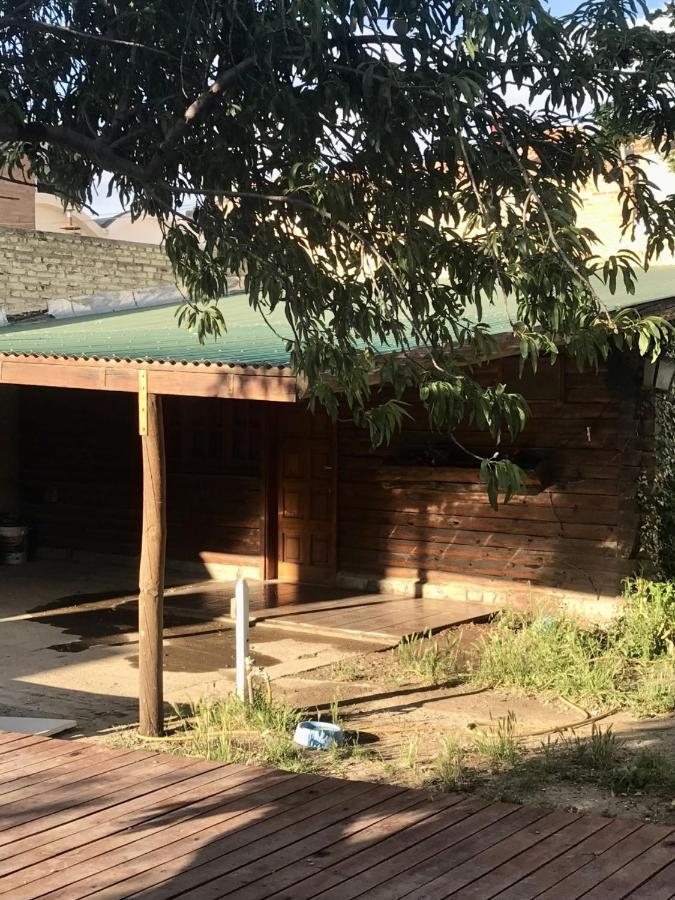 Pequena Casa De Troncos, Detras De Casa Principal No Trabajo Con Tarjeta De Credito Puerto Madryn Zewnętrze zdjęcie