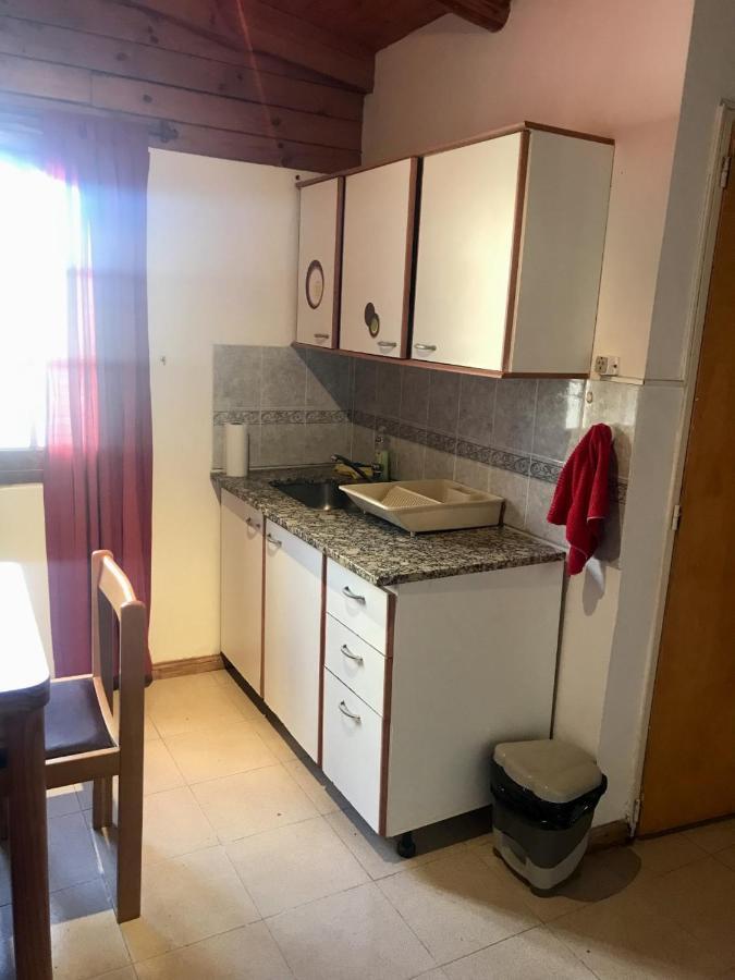Pequena Casa De Troncos, Detras De Casa Principal No Trabajo Con Tarjeta De Credito Puerto Madryn Zewnętrze zdjęcie