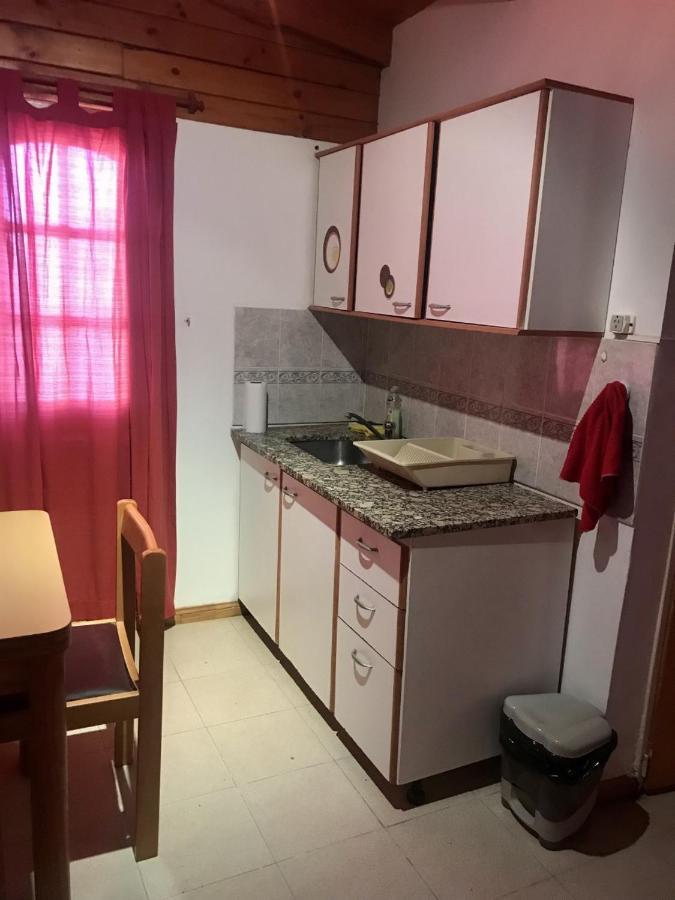 Pequena Casa De Troncos, Detras De Casa Principal No Trabajo Con Tarjeta De Credito Puerto Madryn Zewnętrze zdjęcie