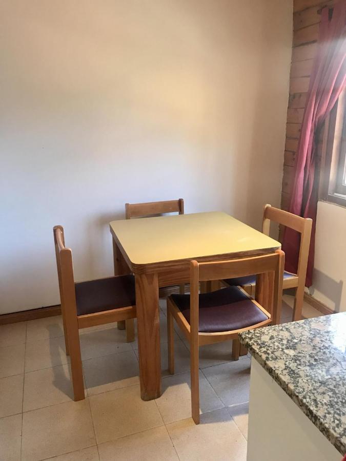 Pequena Casa De Troncos, Detras De Casa Principal No Trabajo Con Tarjeta De Credito Puerto Madryn Zewnętrze zdjęcie